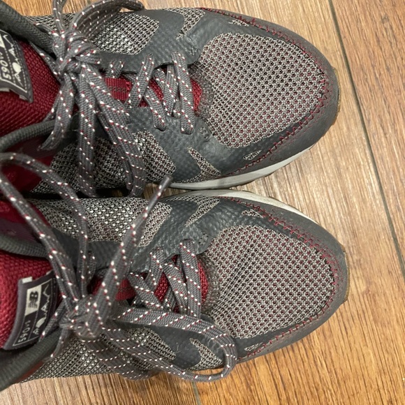 New Balance 590v3 women's all-terrain trail running shoes Size 9.5 pre loved - Picture 2 of 11